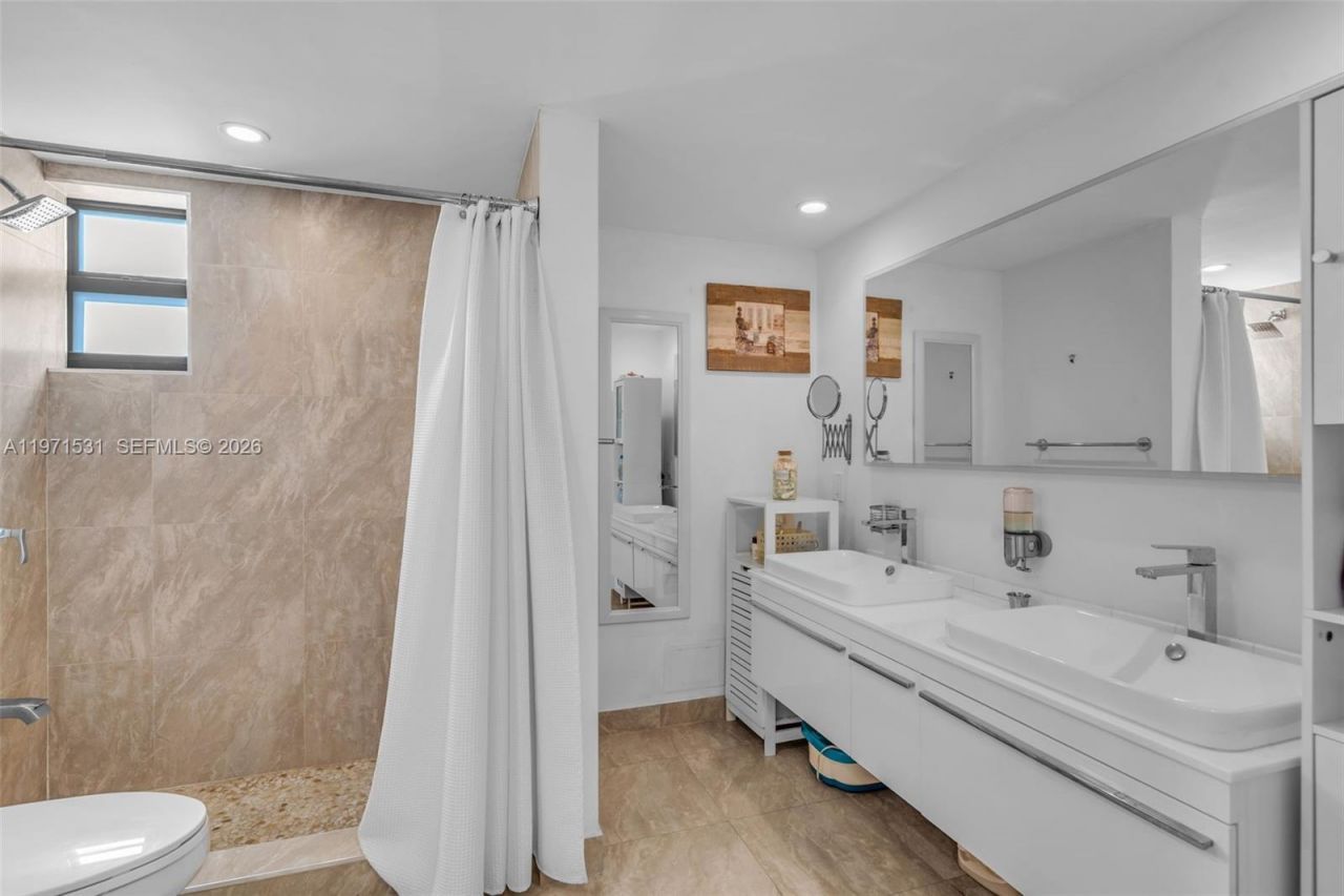 100 Ocean Lane Dr, Unit 301, Key Biscayne, FL 33149 Photo