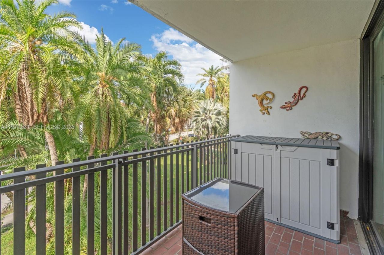 100 Ocean Lane Dr, Unit 301, Key Biscayne, FL 33149 Photo