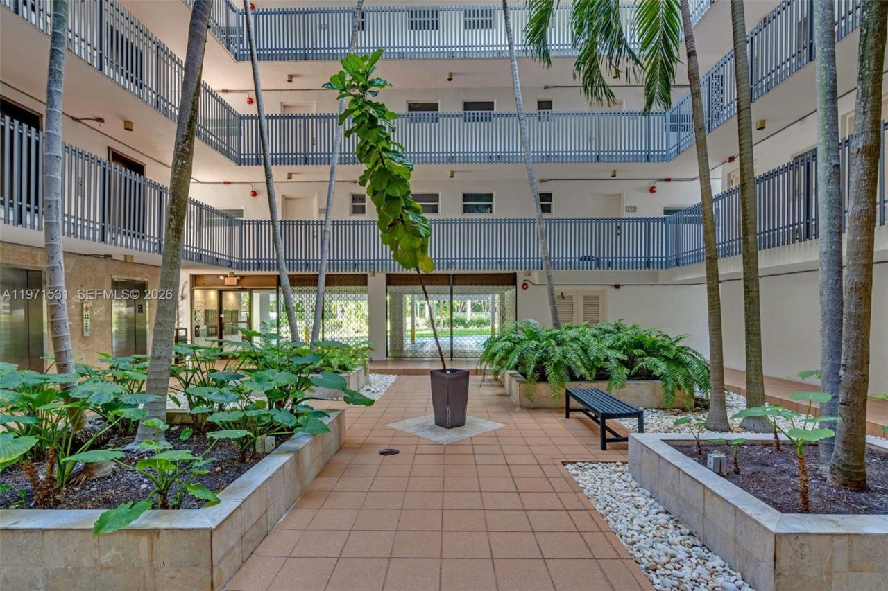 100 Ocean Lane Dr, Unit 301, Key Biscayne, FL 33149 Photo