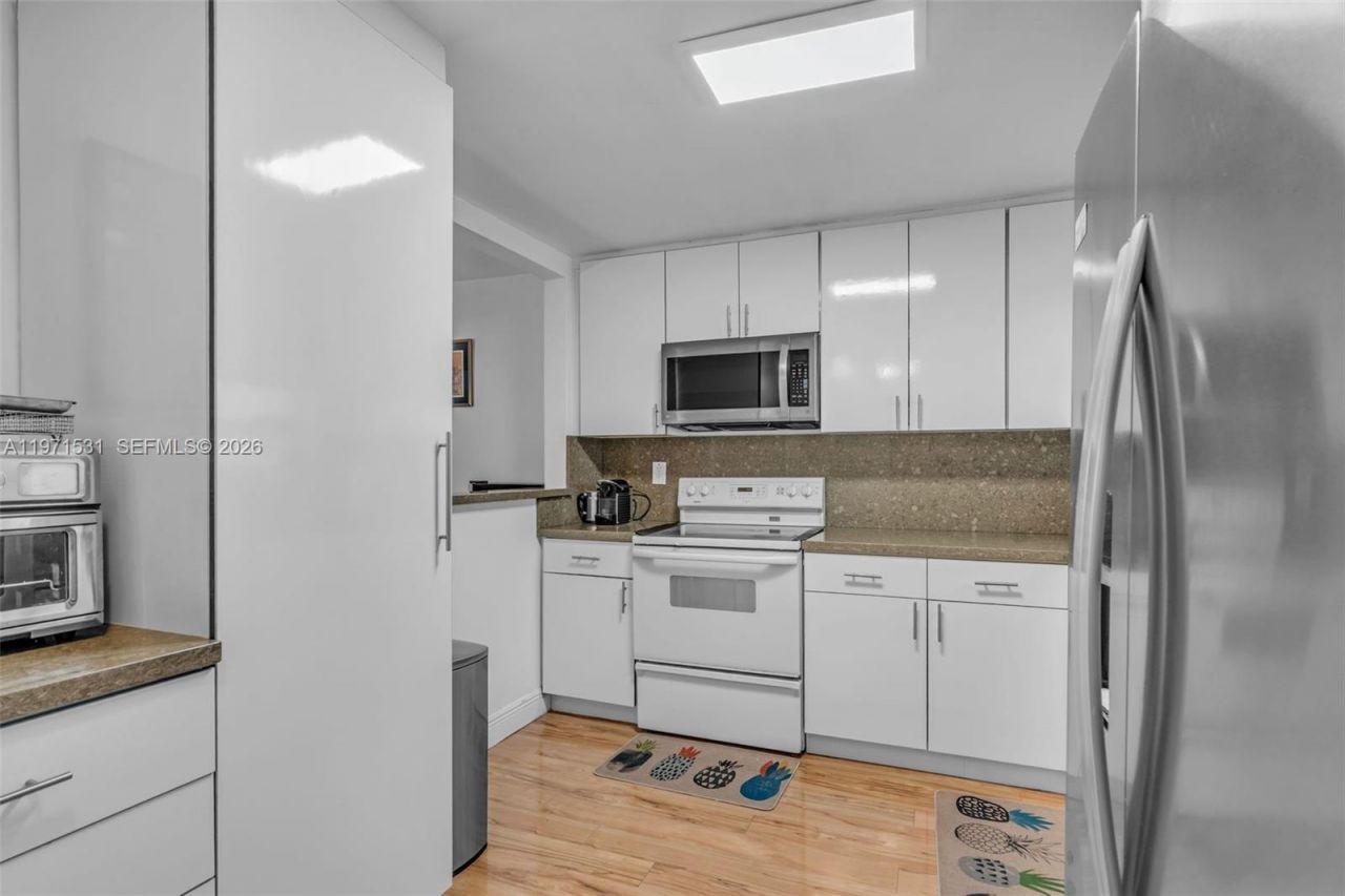 100 Ocean Lane Dr, Unit 301, Key Biscayne, FL 33149 Photo