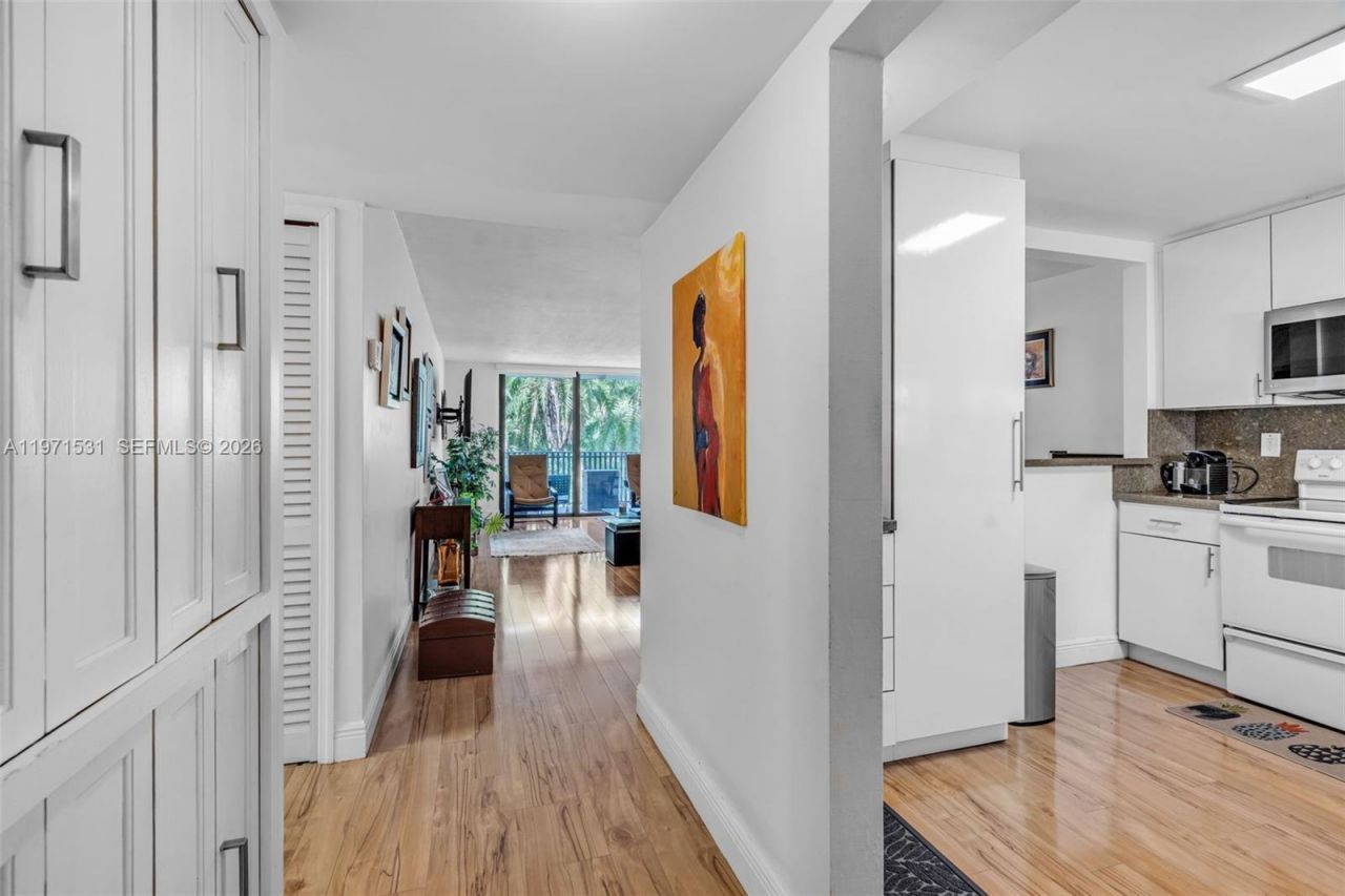 100 Ocean Lane Dr, Unit 301, Key Biscayne, FL 33149 Photo