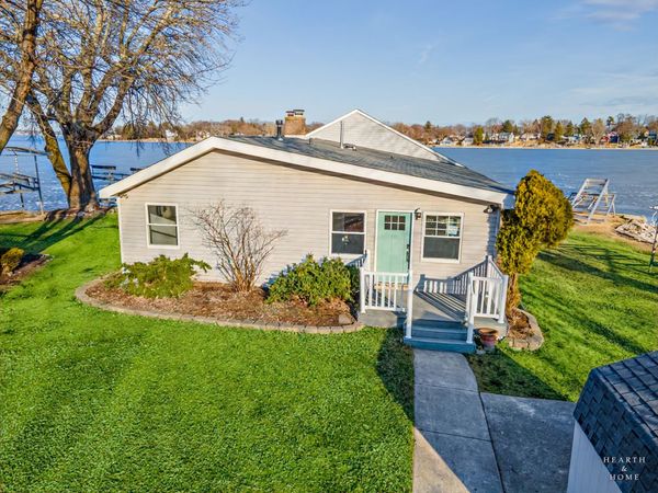 31 Lakeside Lane, Fox Lake, IL 60020