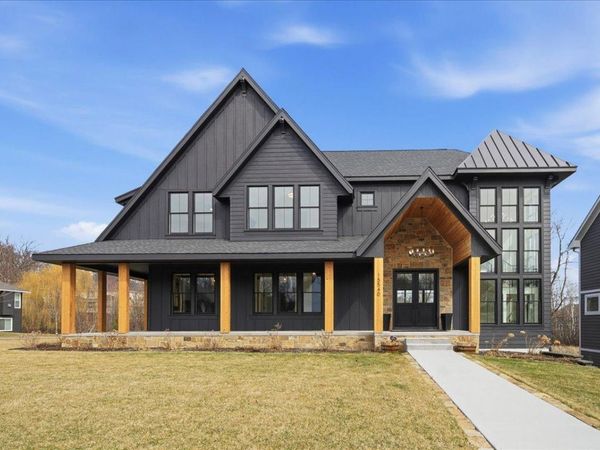 15540 52nd Place N, Plymouth, MN 55446