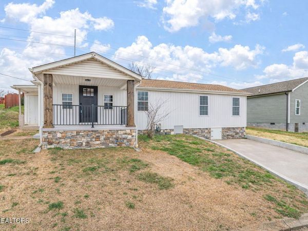 902 Summer St, Loudon, TN 37774