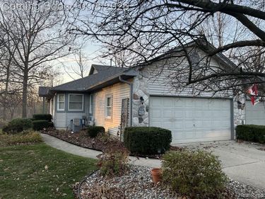 2351 GOLDEN POND, Fenton, MI 48430