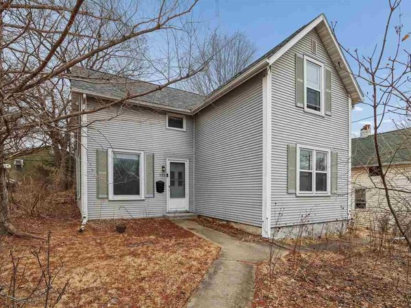 526 N Governor St, Iowa City, IA 52245