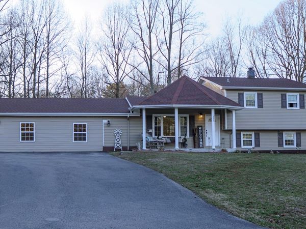 267 Simmons St , Spencer, TN 38585