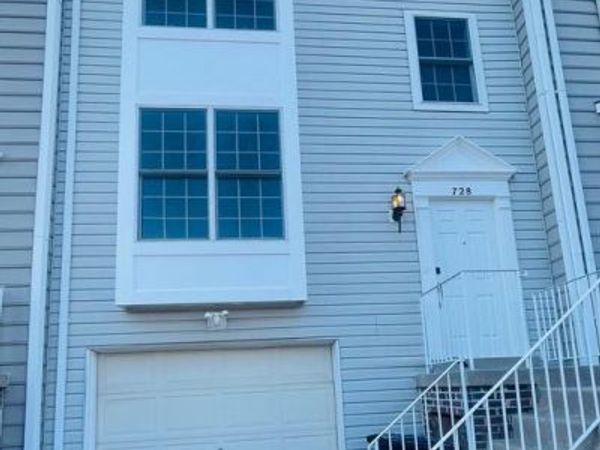 728 HETZEL TERRACE TERRACE SE, LEESBURG, VA 20175