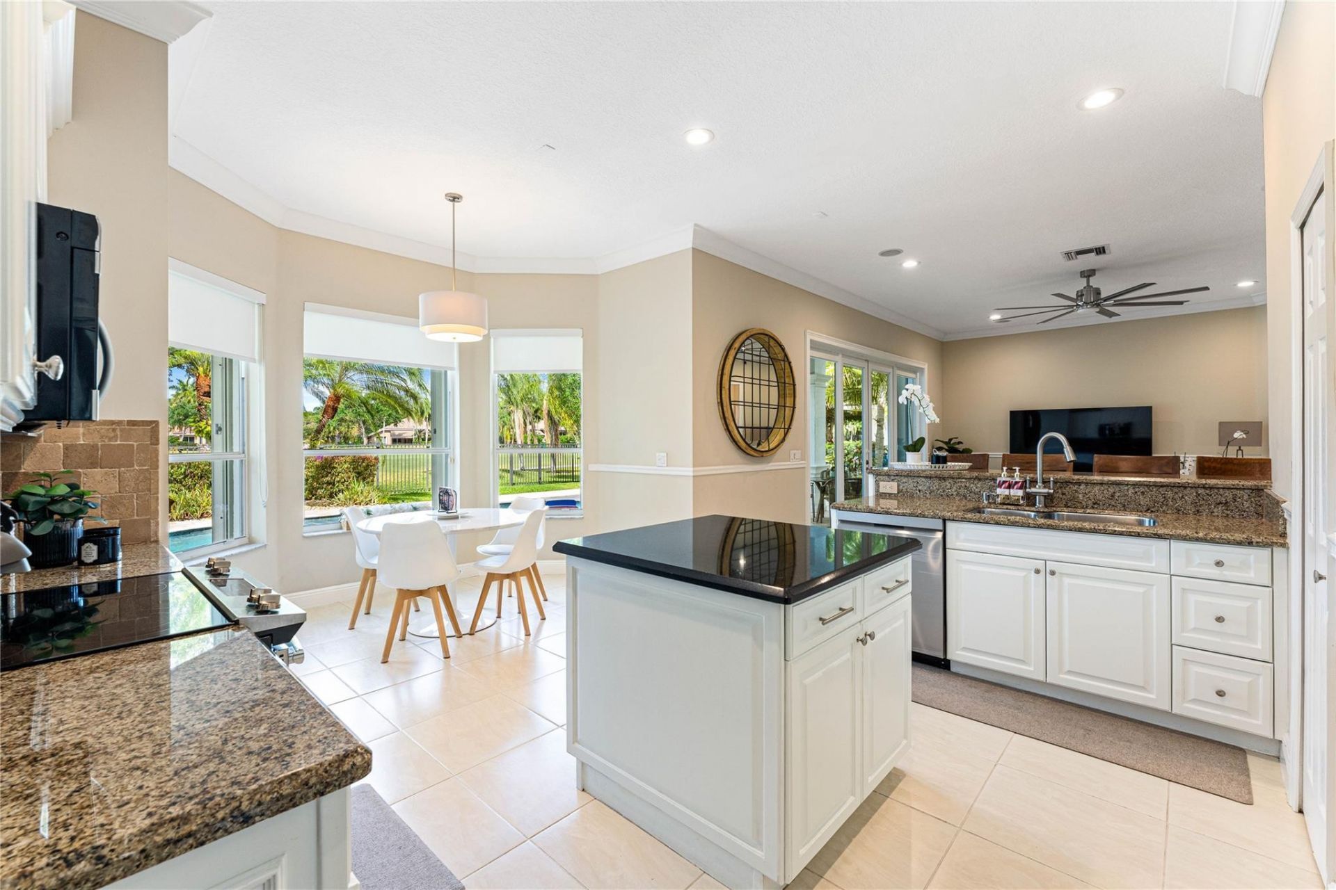 2527 Montclaire Cir, Weston, FL 33327 Photo