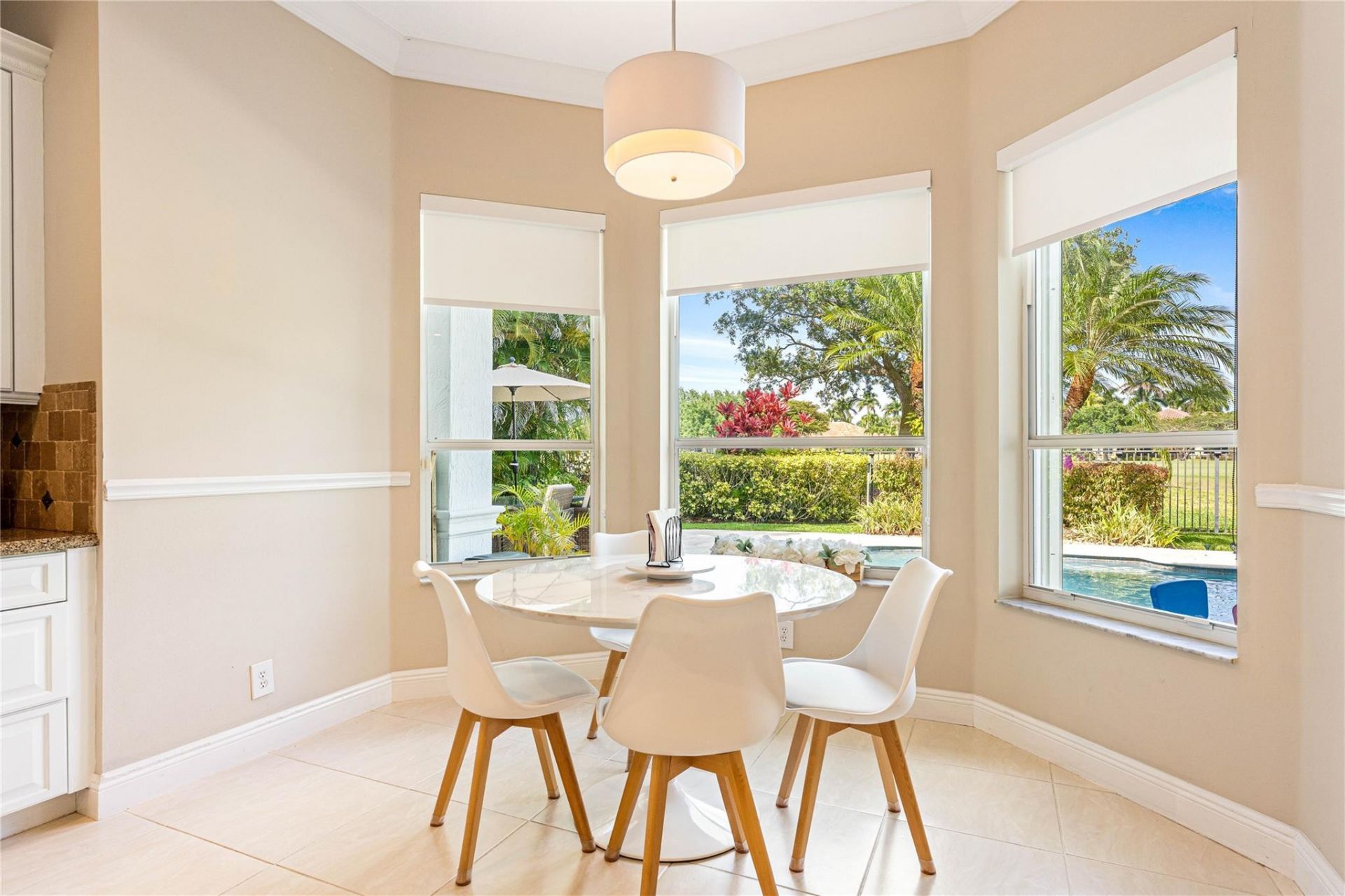 2527 Montclaire Circle, Weston, FL 33327 Photo