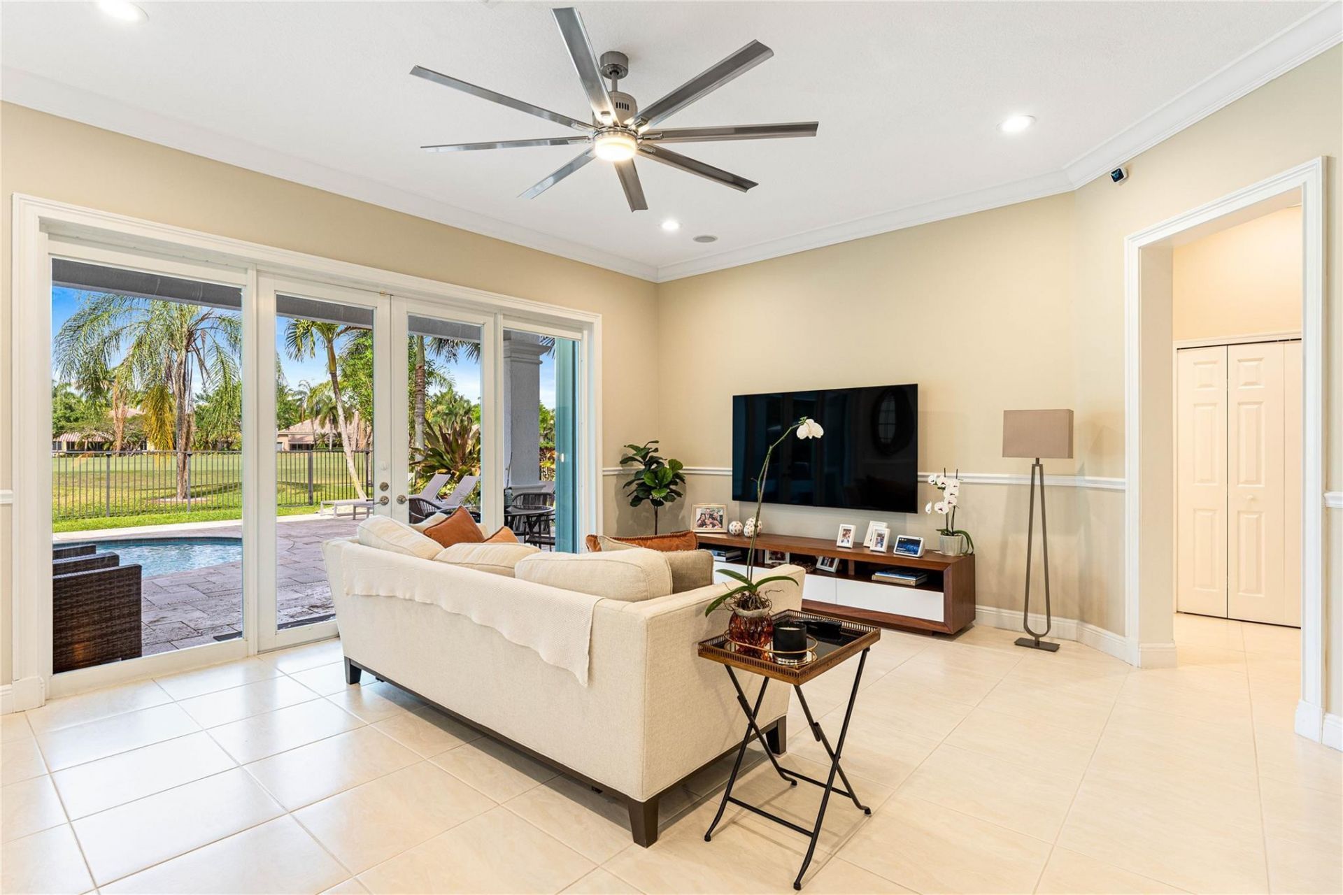 2527 Montclaire Cir, Weston, FL 33327 Photo