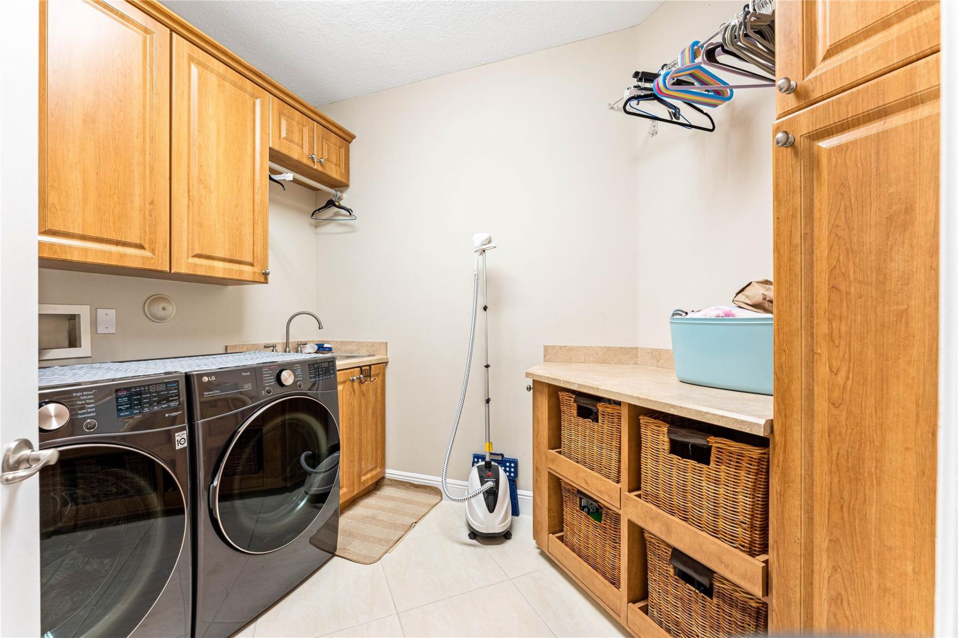 2527 Montclaire Circle, Weston, FL 33327 Photo