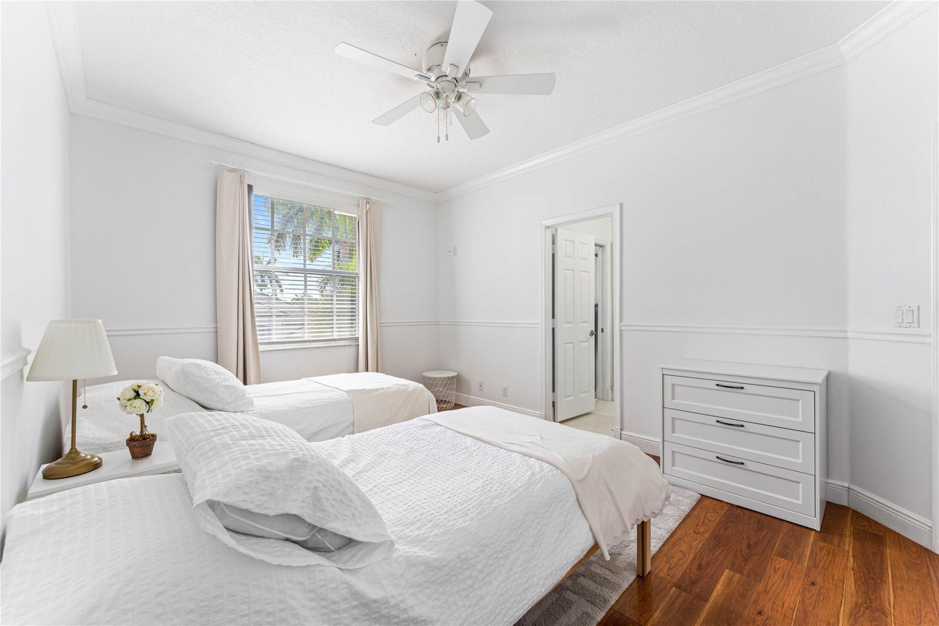 2527 Montclaire Cir, Weston, FL 33327 Photo