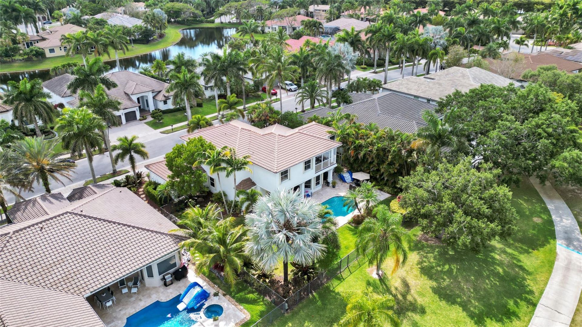 2527 Montclaire Circle, Weston, FL 33327 Photo