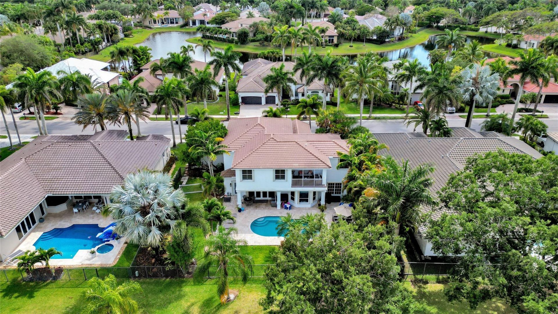 2527 Montclaire Circle, Weston, FL 33327 Photo