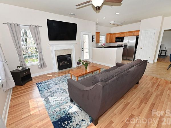 1360 21st Avenue NE, Hickory, NC 28601