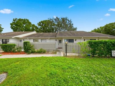 1725 PINE RIDGE WAY E, Unit 518E, PALM HARBOR, FL 34684