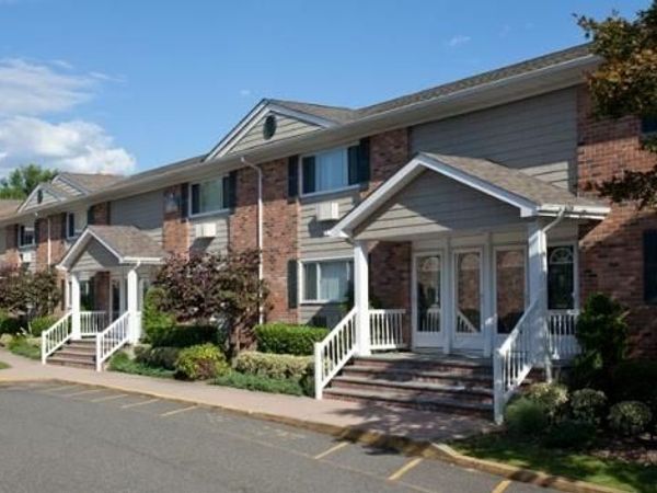 134 Park Avenue , Unit 8D, Babylon, NY 11702