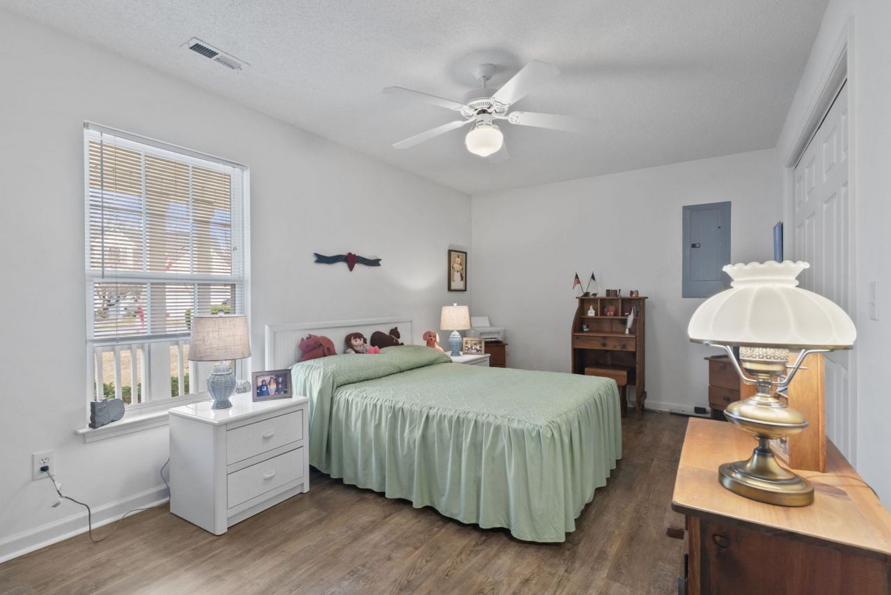 1906 Shell Ct. Photo 11