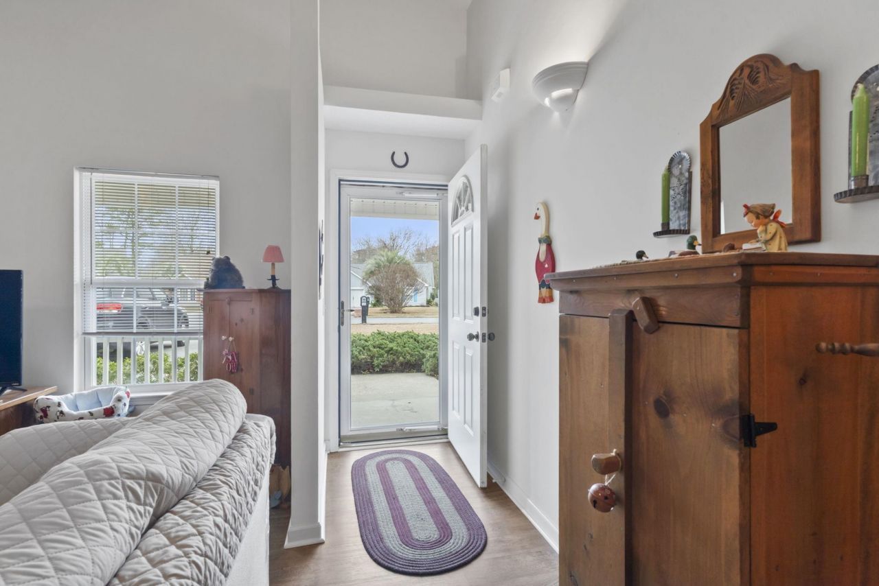 1906 Shell Ct. Photo 4