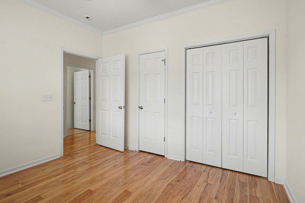 750 Charter Dr.  Photo 14