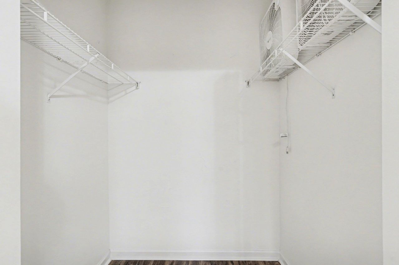 750 Charter Dr.  Photo 18