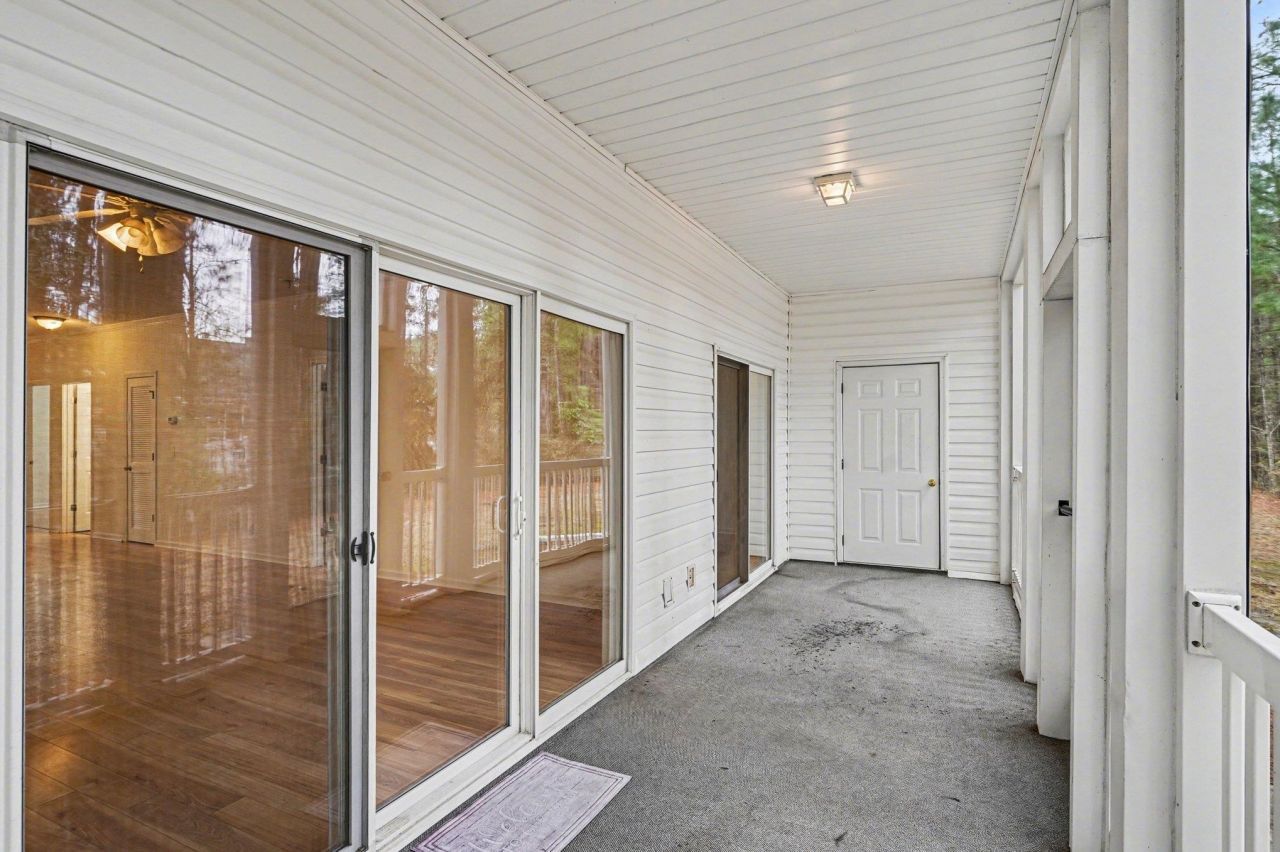 750 Charter Dr.  Photo 22