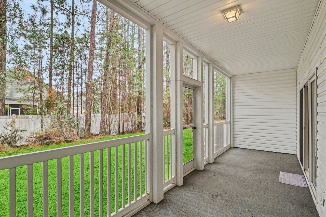 750 Charter Dr.  Photo 23