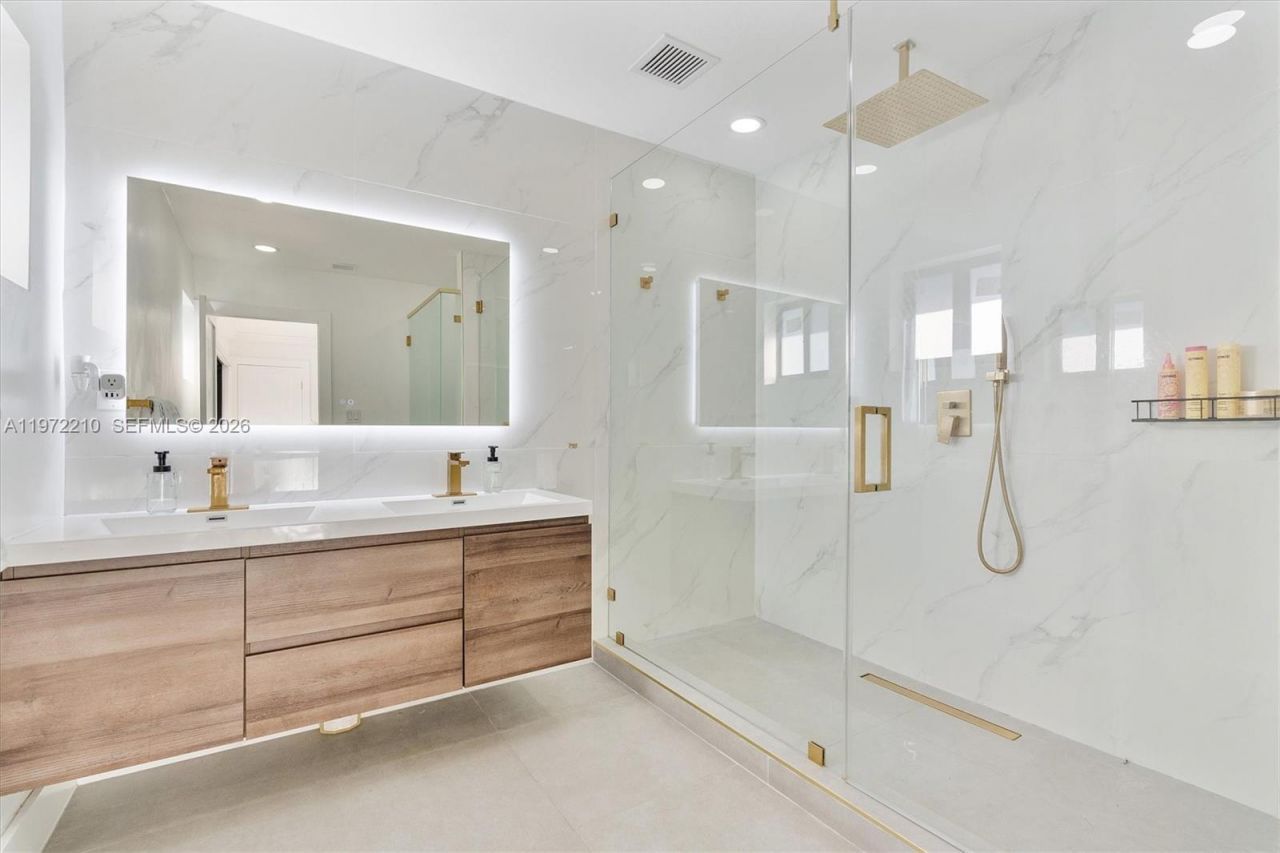 8201 SW 151st St , Palmetto Bay, FL 33158 Photo