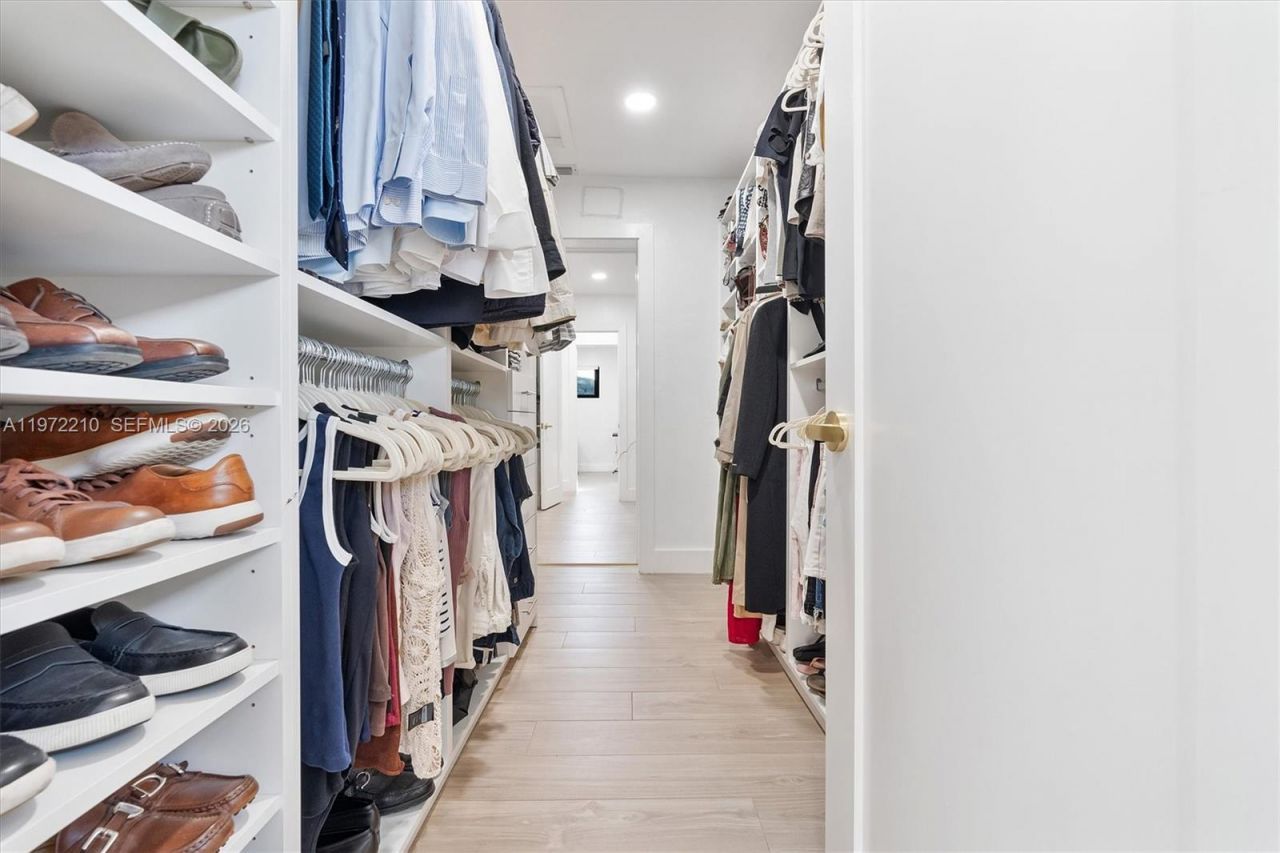 8201 SW 151st St , Palmetto Bay, FL 33158 Photo