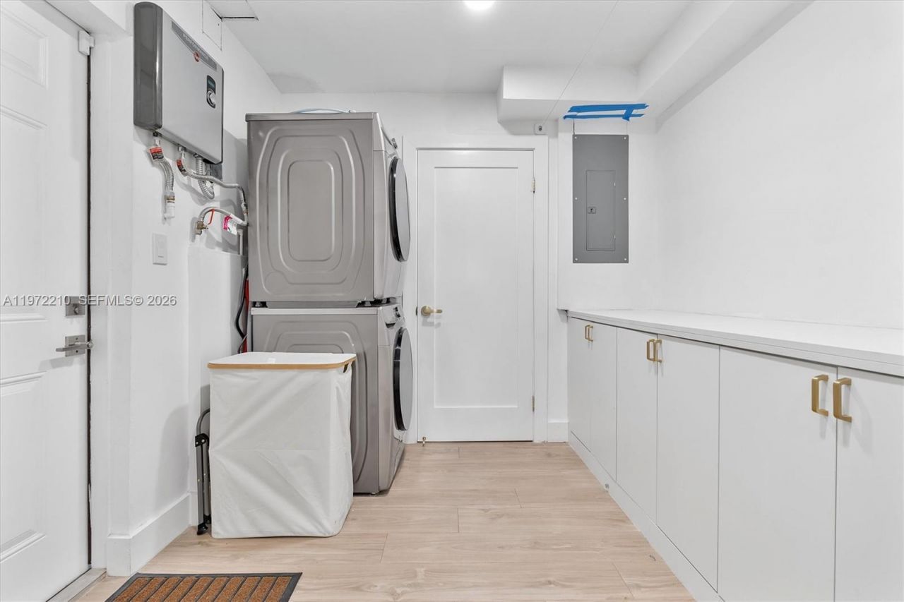 8201 SW 151st St , Palmetto Bay, FL 33158 Photo