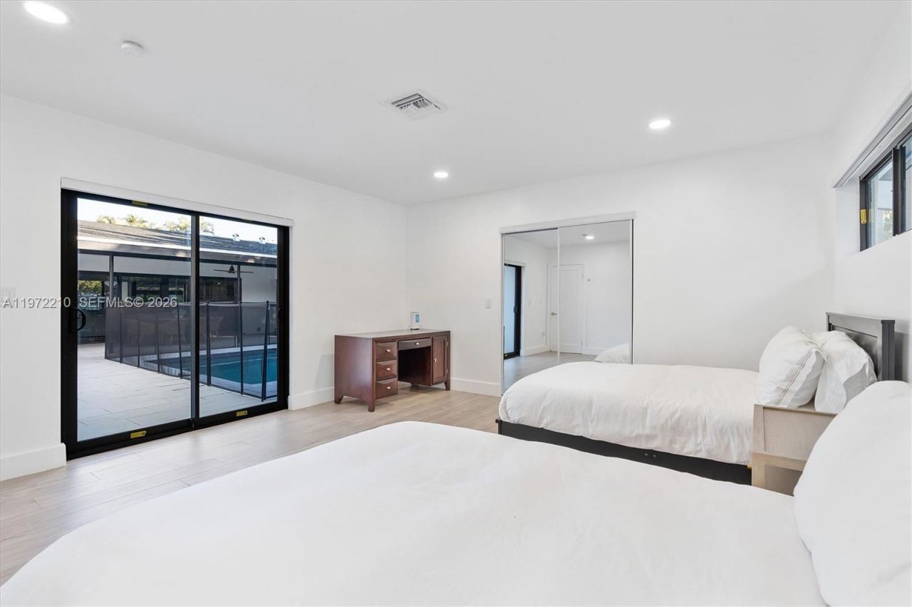 8201 SW 151st St , Palmetto Bay, FL 33158 Photo