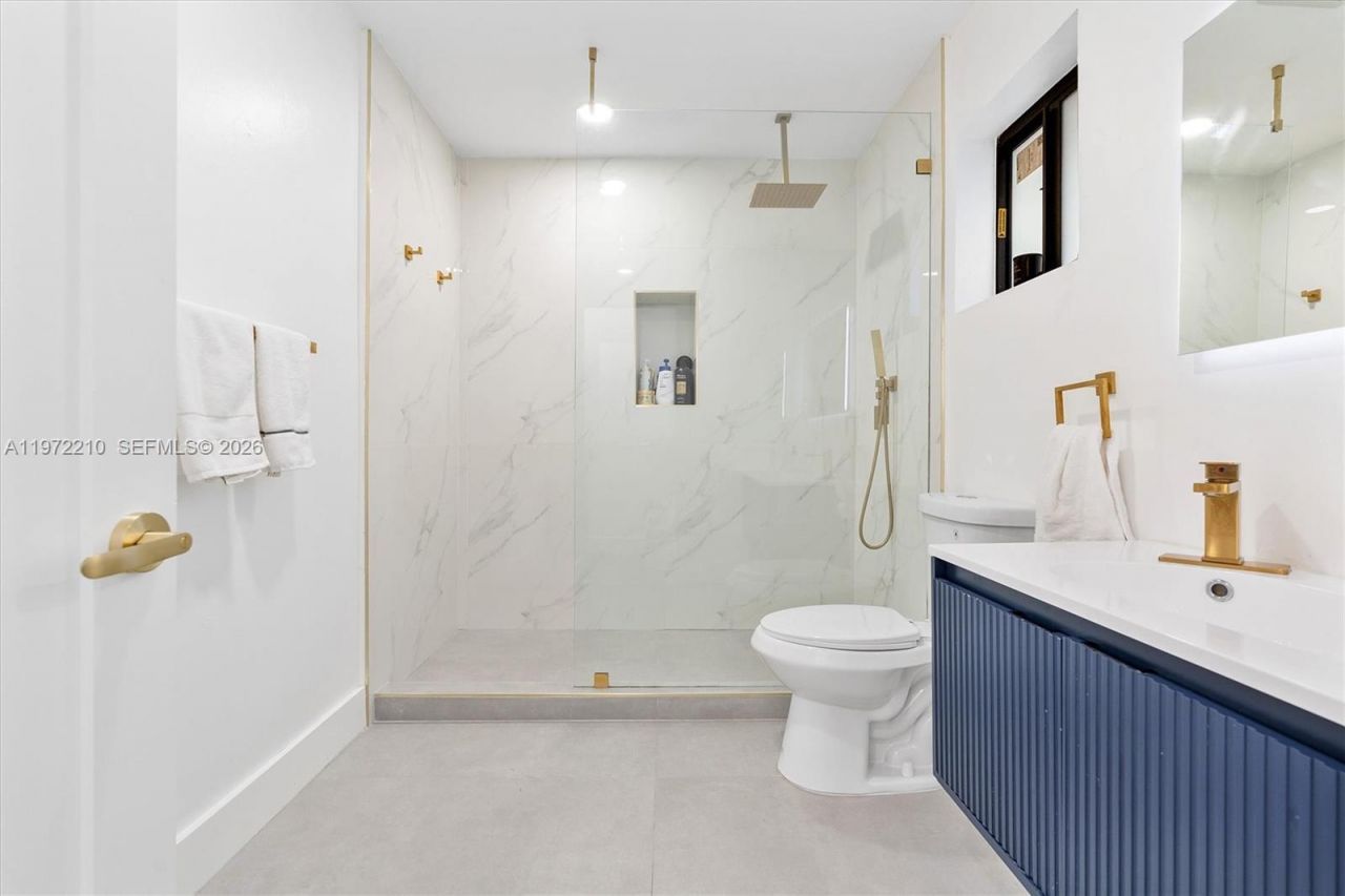 8201 SW 151st St, Palmetto Bay, FL 33158 Photo