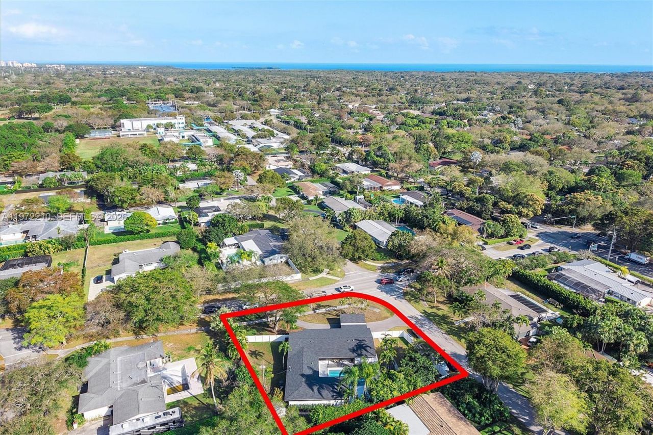 8201 SW 151st St , Palmetto Bay, FL 33158 Photo