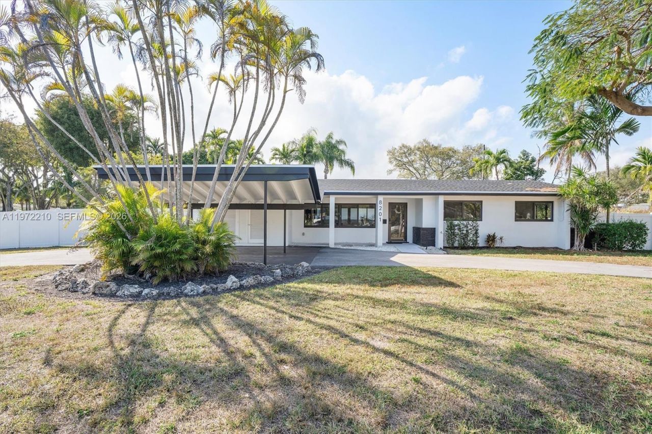 8201 SW 151st St , Palmetto Bay, FL 33158 Photo