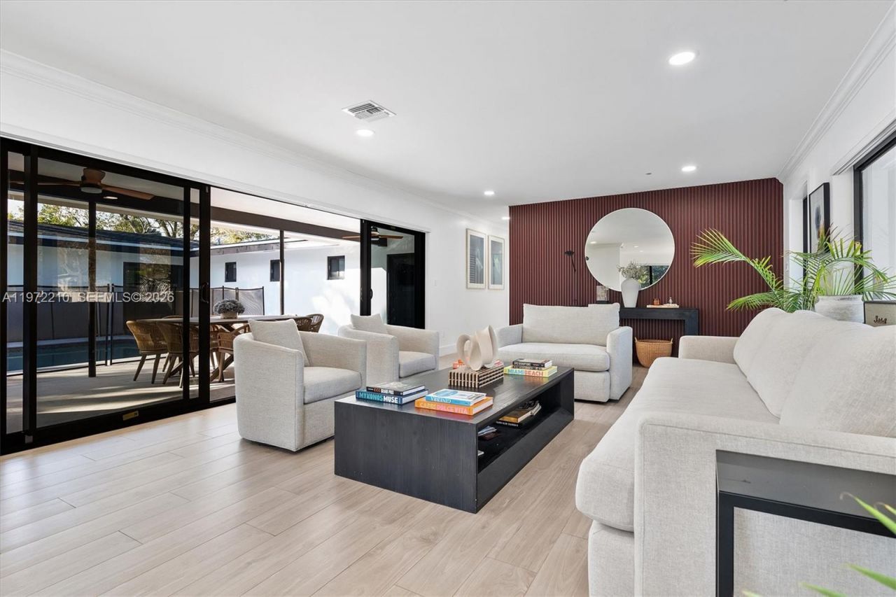 8201 SW 151st St , Palmetto Bay, FL 33158 Photo