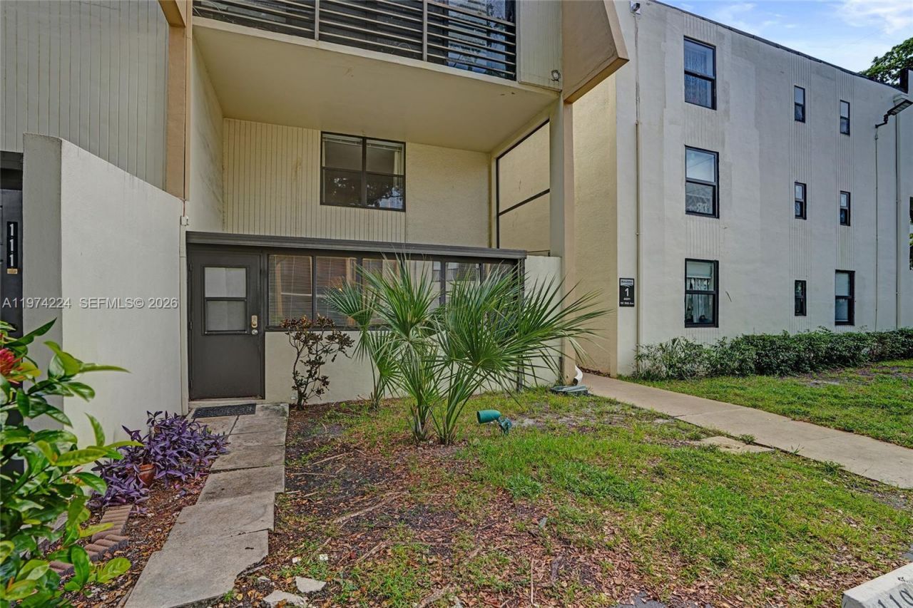 20291 NE 30th Ave , Unit 112, Aventura, FL 33180 Photo