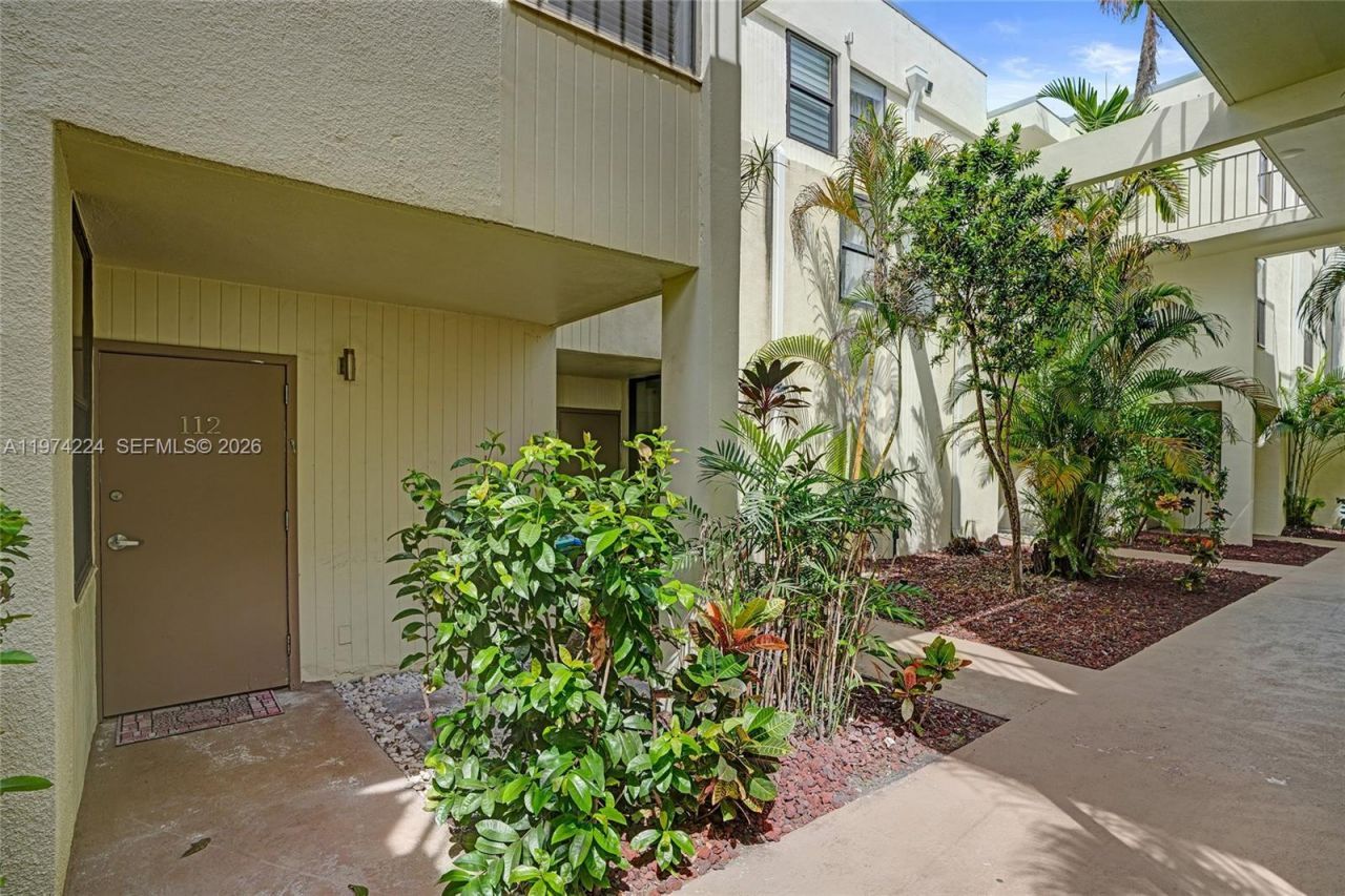 20291 NE 30th Ave , Unit 112, Aventura, FL 33180 Photo