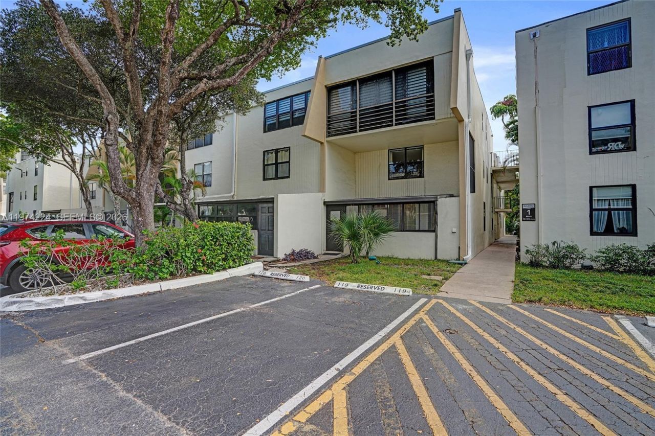 20291 NE 30th Ave , Unit 112, Aventura, FL 33180 Photo