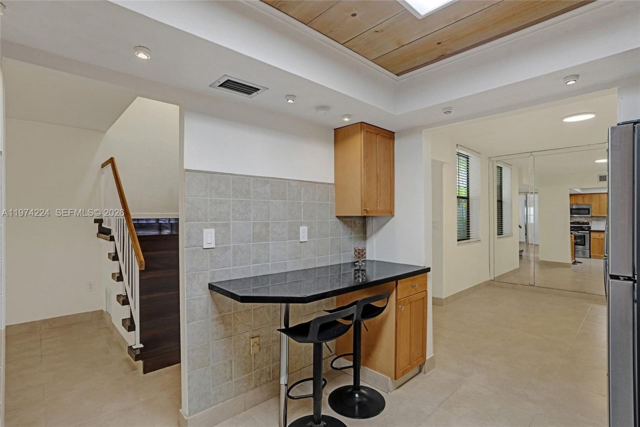 20291 NE 30th Ave , Unit 112, Aventura, FL 33180 Photo