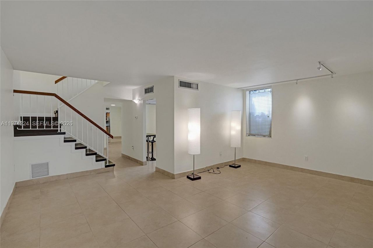 20291 NE 30th Ave , Unit 112, Aventura, FL 33180 Photo