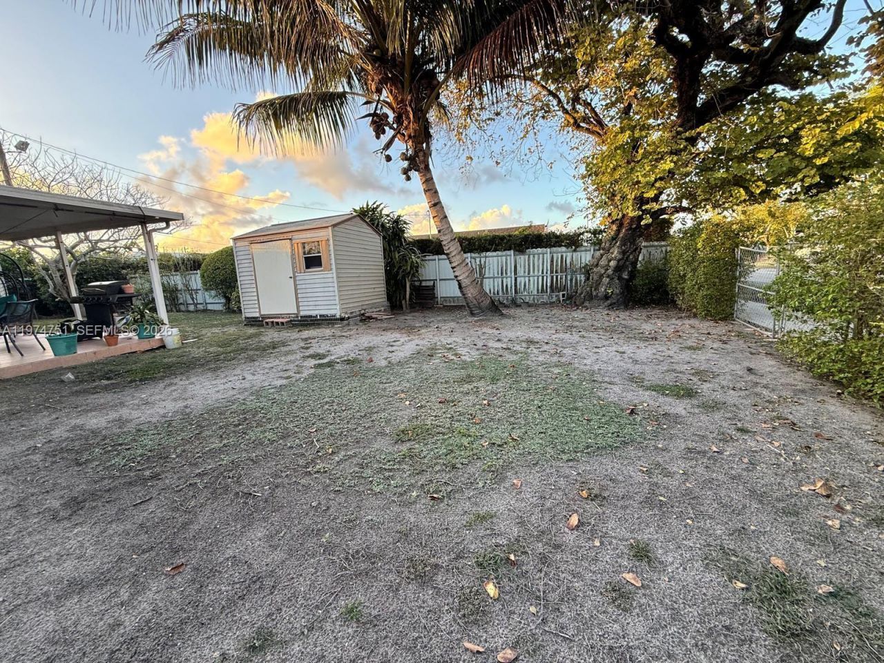 9951 SW 39th Ter, Miami, FL 33165 Photo