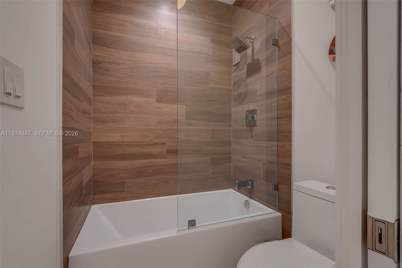 625 Biltmore Way, Unit 102, Coral Gables, FL 33134 Photo