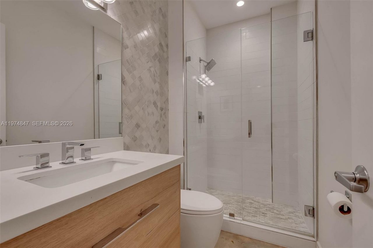 625 Biltmore Way, Unit 102, Coral Gables, FL 33134 Photo