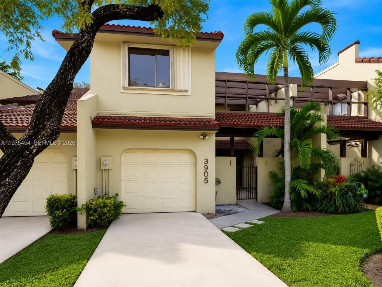 3905 Adra Ave, Unit J-46B, Doral, FL 33178 Photo