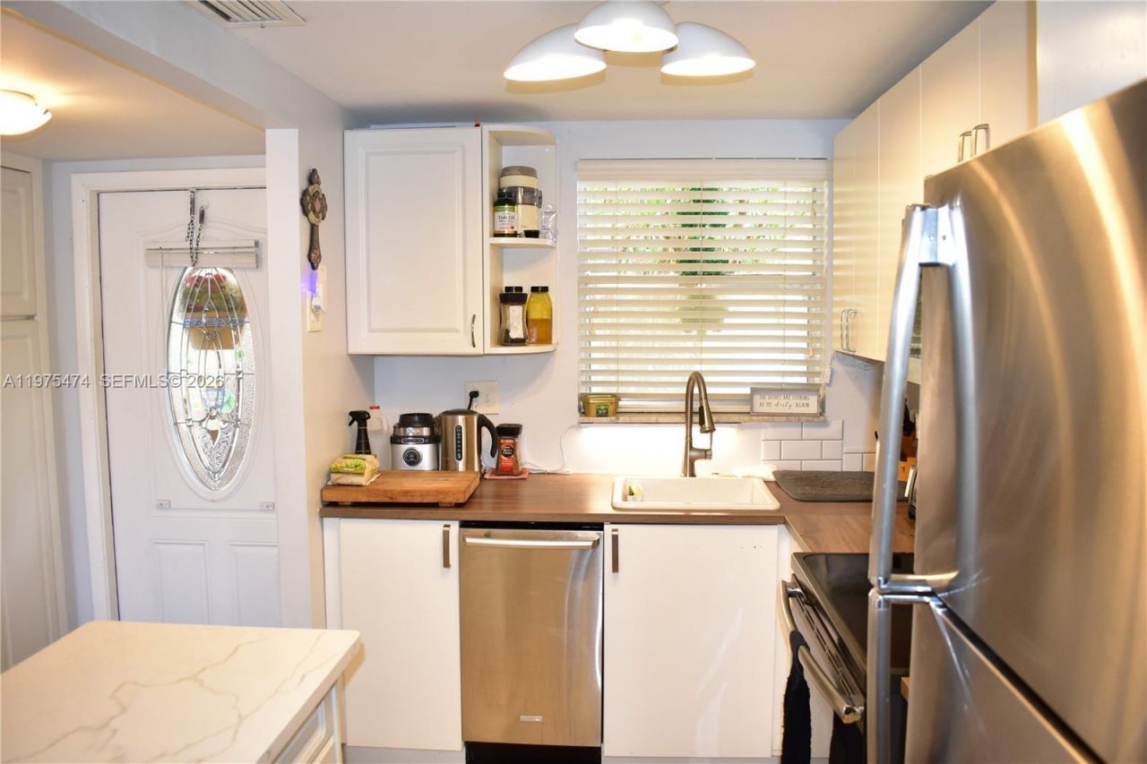 2801 N Pine Island Rd , Unit 112, Sunrise, FL 33322 Photo