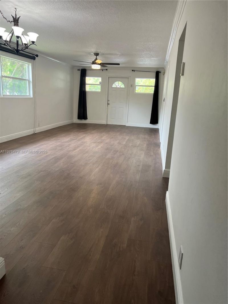 109 SW 1st Ave, Hallandale Beach, FL 33009 Photo
