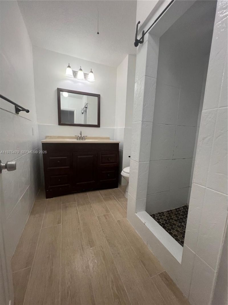109 SW 1st Ave, Hallandale Beach, FL 33009 Photo