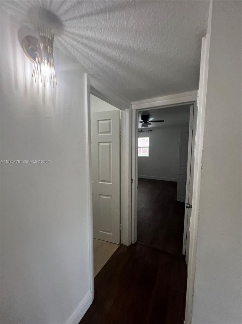 109 SW 1st Ave, Hallandale Beach, FL 33009 Photo