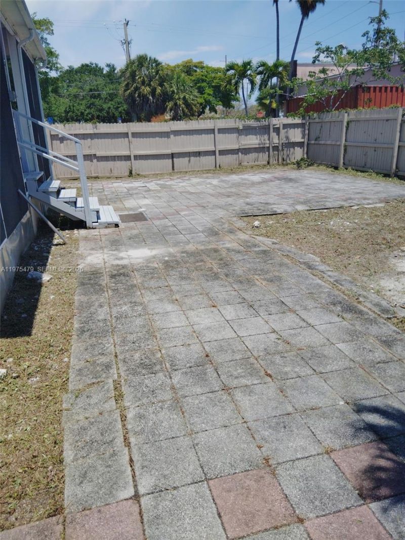 109 SW 1st Ave, Hallandale Beach, FL 33009 Photo